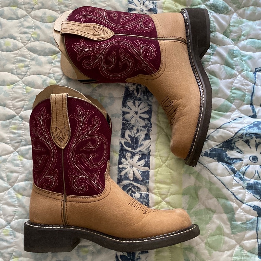 Ariat western boots size 7
